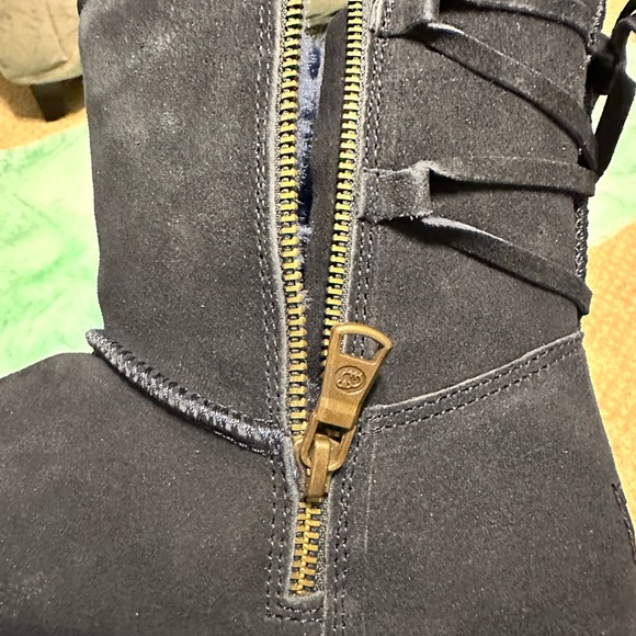 Lamo Winter Boots - Picture 9 of 10